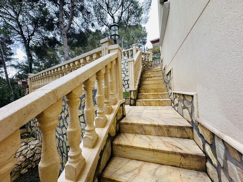 4 bedroom Cave House for sale