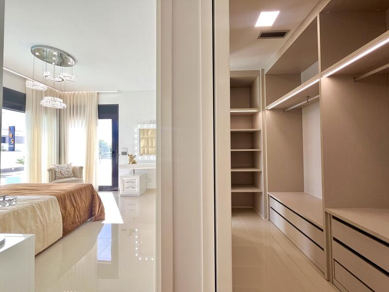 5 sovrum Grottahus till salu