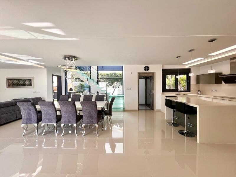 5 sovrum Grottahus till salu