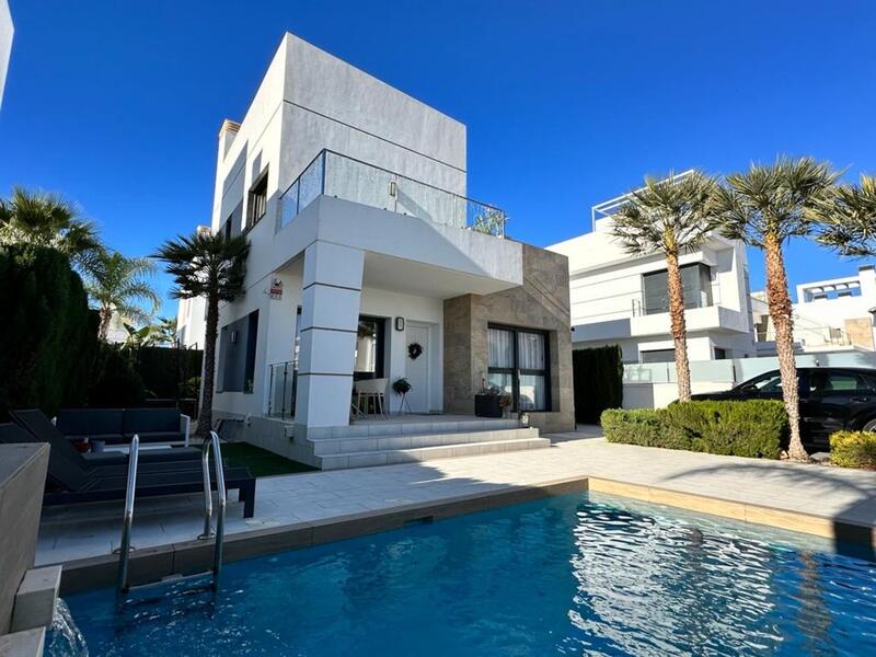 Grottehuset til salgs i Ciudad Quesada, Alicante