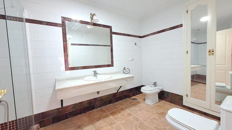 5 sovrum Kommersiella fastigheter till salu