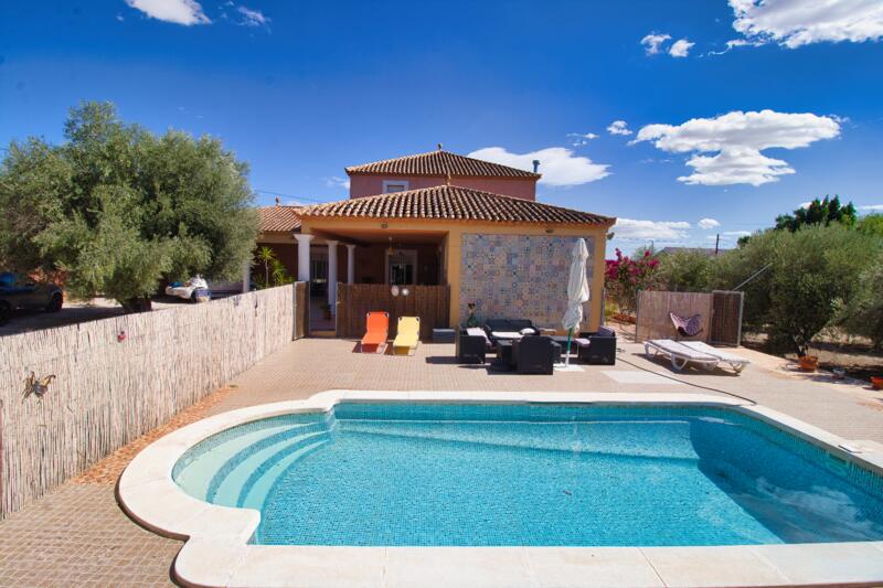 6 chambre Auberge à vendre