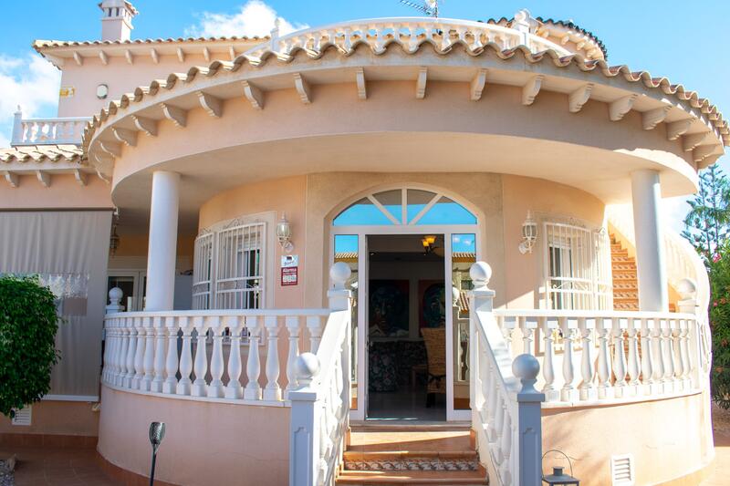 Villa en venta en Orihuela Costa, Alicante