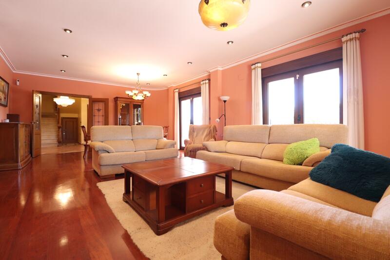 6 bedroom Country House for sale 6 bedroom Country House for sale