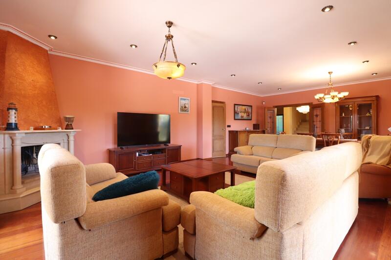 6 bedroom Country House for sale 6 bedroom Country House for sale