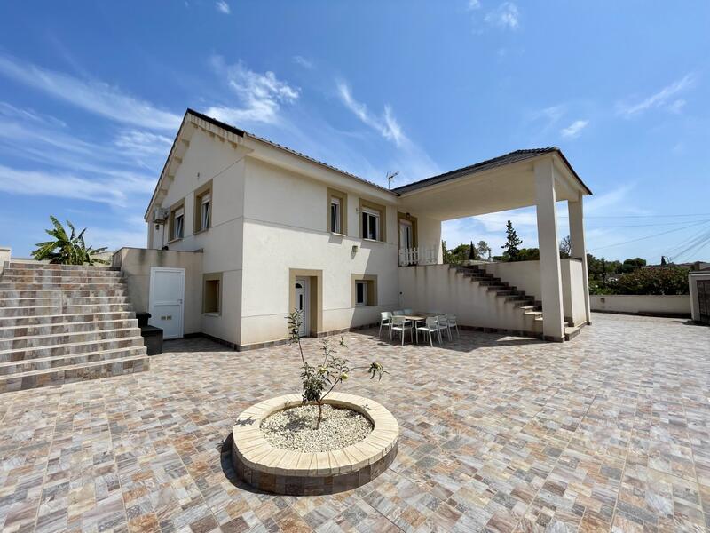 5 Schlafzimmer Villa zu verkaufen 5 Schlafzimmer Villa zu verkaufen