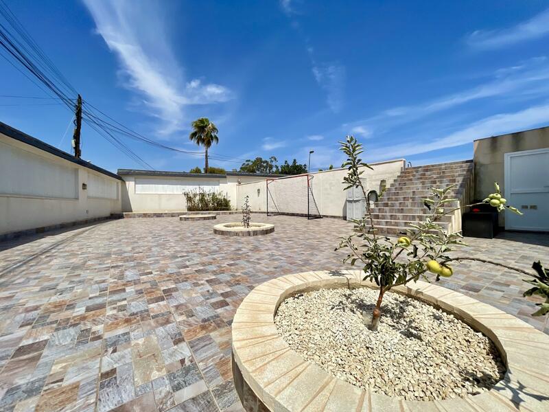 5 Schlafzimmer Villa zu verkaufen 5 Schlafzimmer Villa zu verkaufen