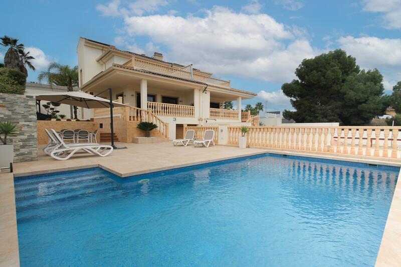 Villa à vendre dans Torrevieja, Alicante