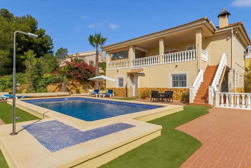 вилла продается в Algorfa, Alicante