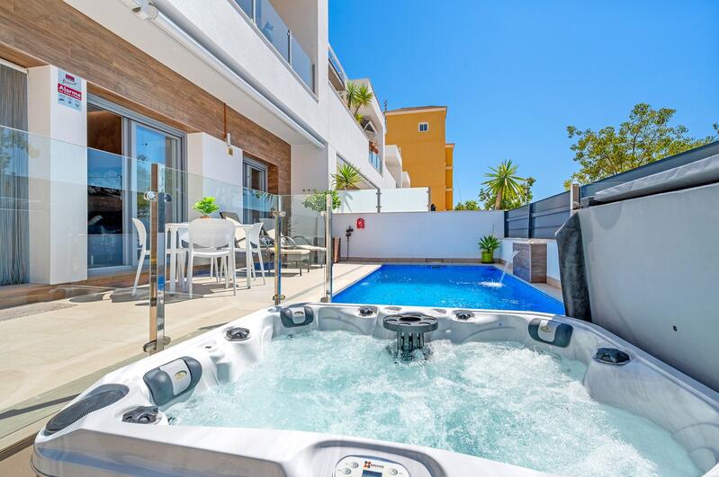 3 soveværelse Byhus til salg 3 soveværelse Byhus til salg