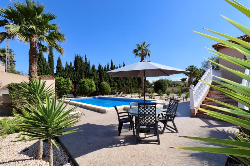 4 bedroom Country House for sale 4 bedroom Country House for sale