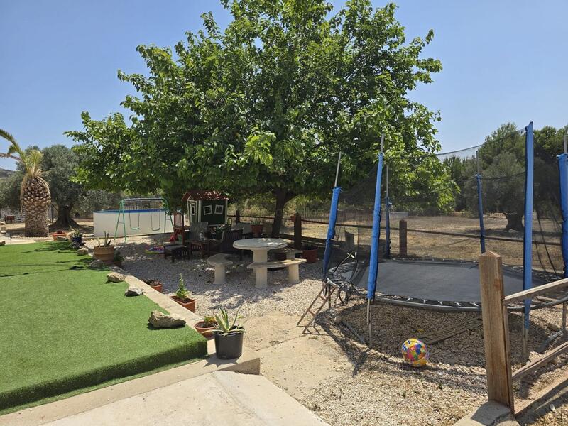 4 bedroom Country House for sale 4 bedroom Country House for sale