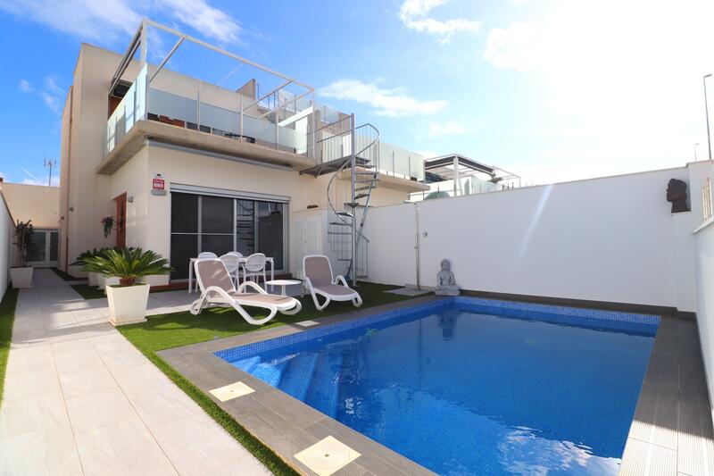 Villa zu verkaufen in Daya Vieja, Alicante Villa zu verkaufen in Daya Vieja, Alicante