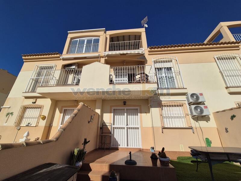 Stadthaus zu verkaufen in Orihuela Costa, Alicante