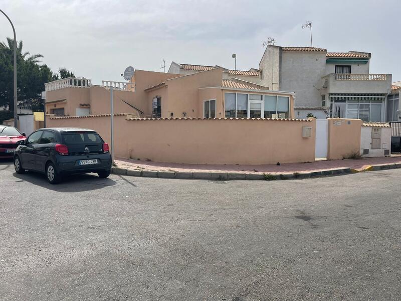 Townhouse for sale in Orihuela Costa, Alicante