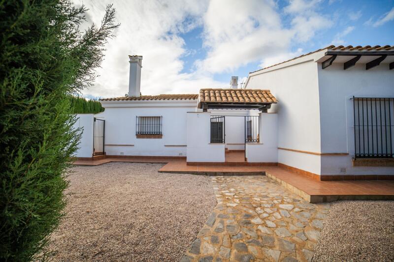 3 Schlafzimmer Villa zu verkaufen 3 Schlafzimmer Villa zu verkaufen