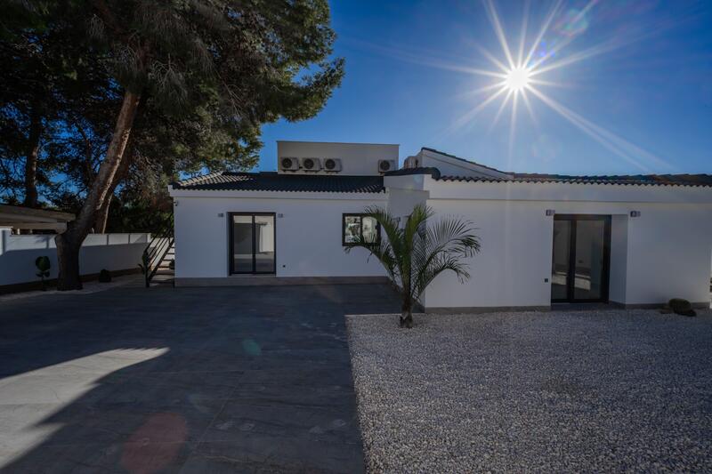 4 soverom Villa til salgs 4 soverom Villa til salgs