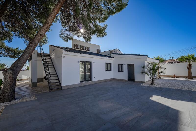 4 soverom Villa til salgs 4 soverom Villa til salgs