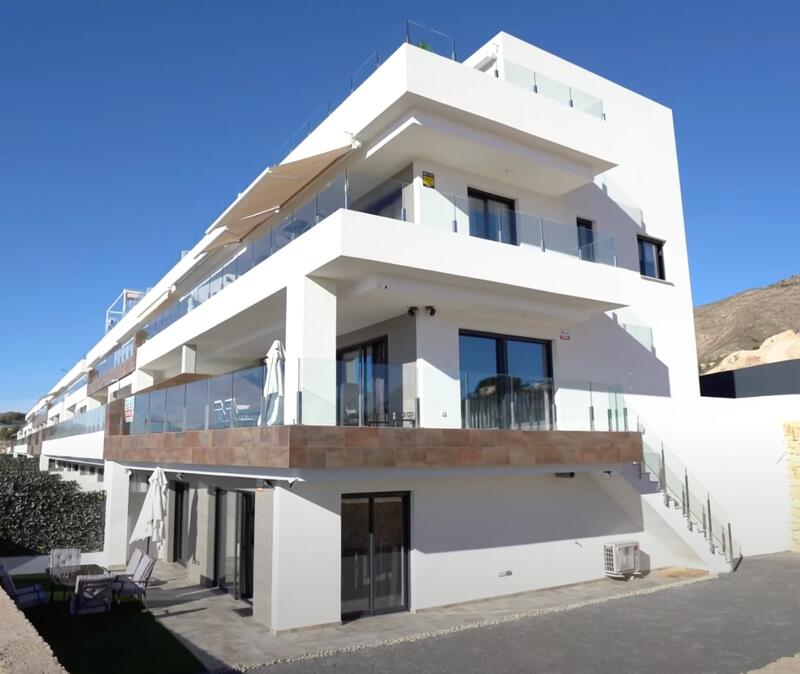 4 bedroom Apartment for sale