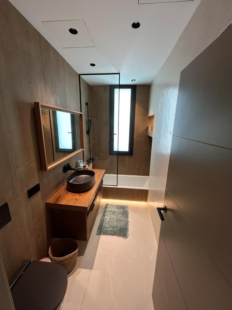 6 bedroom Villa for sale