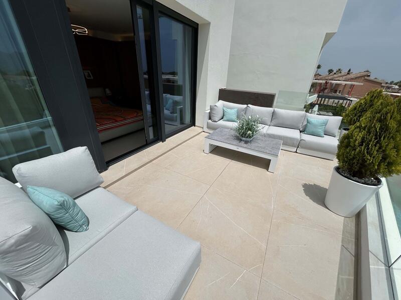 6 bedroom Villa for sale