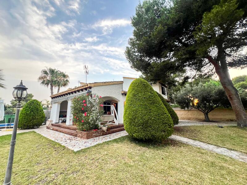 4 bedroom Villa for sale