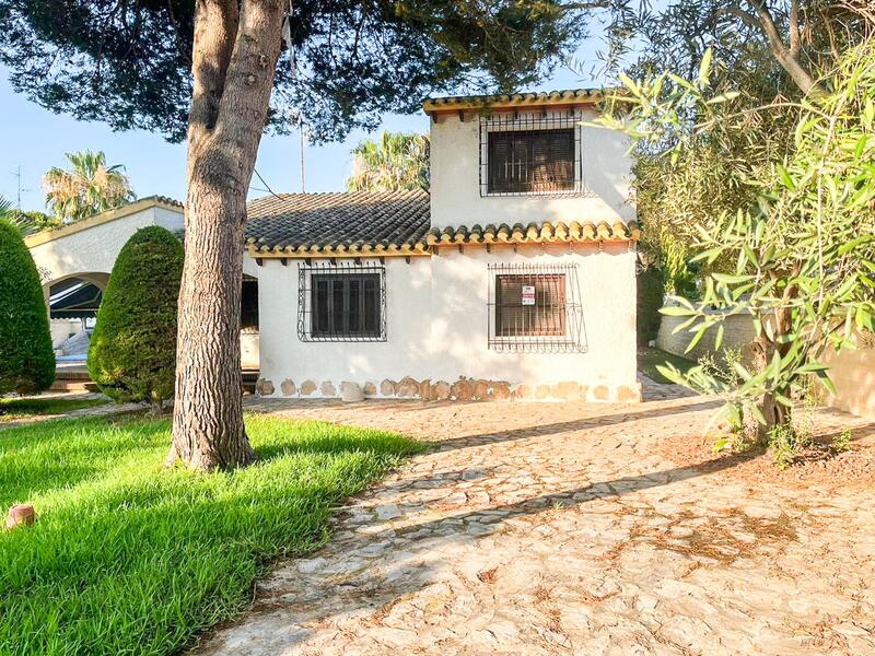 4 bedroom Villa for sale