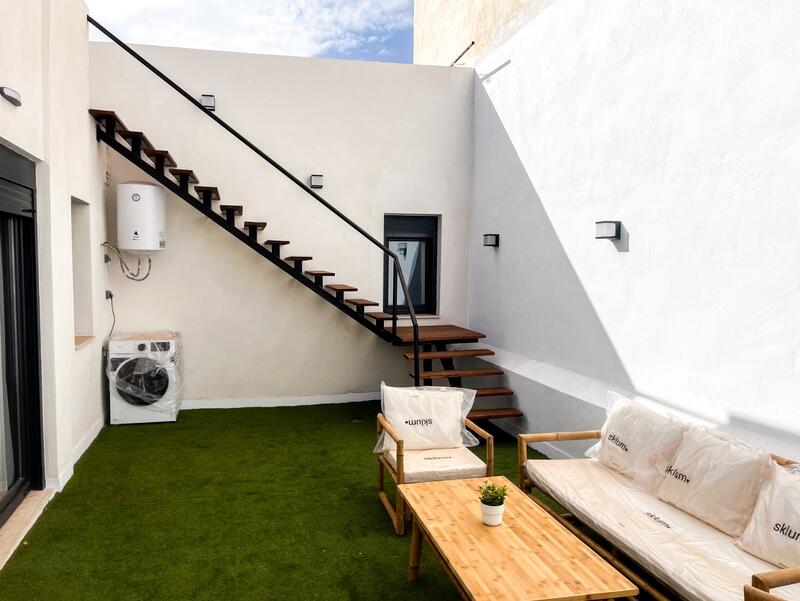 4 bedroom Townhouse for sale