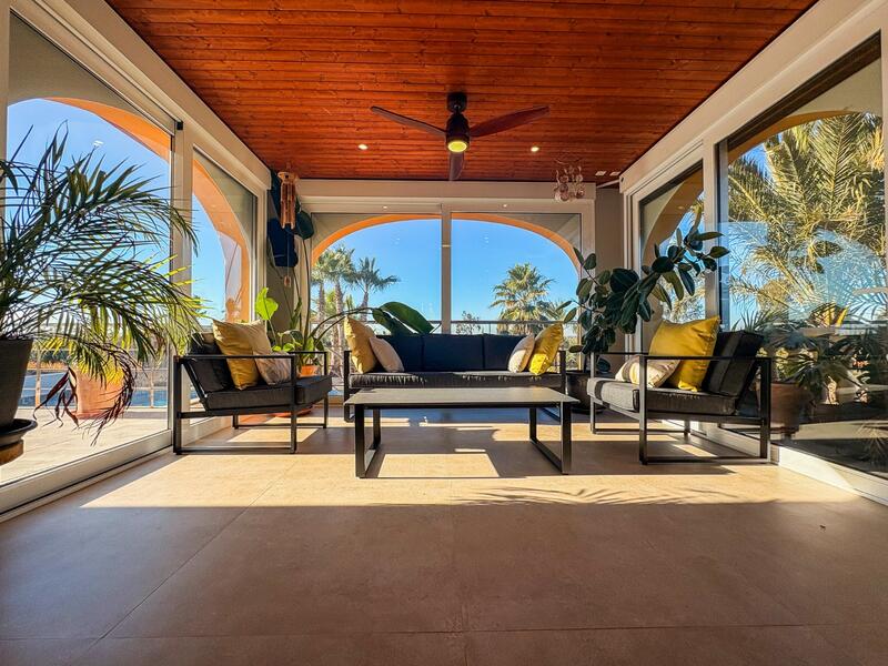 6 bedroom Villa for sale