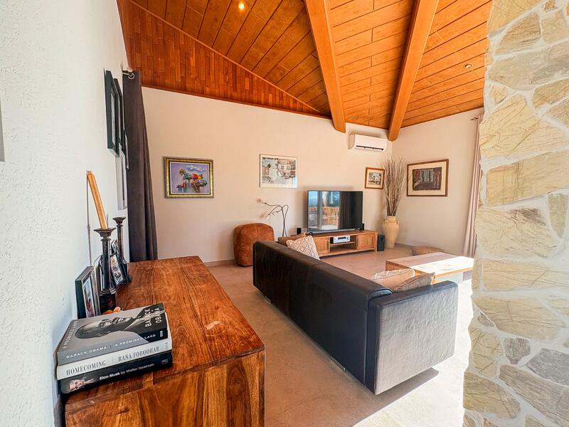 6 bedroom Villa for sale