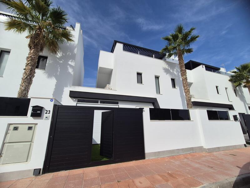 3 bedroom Apartment for sale