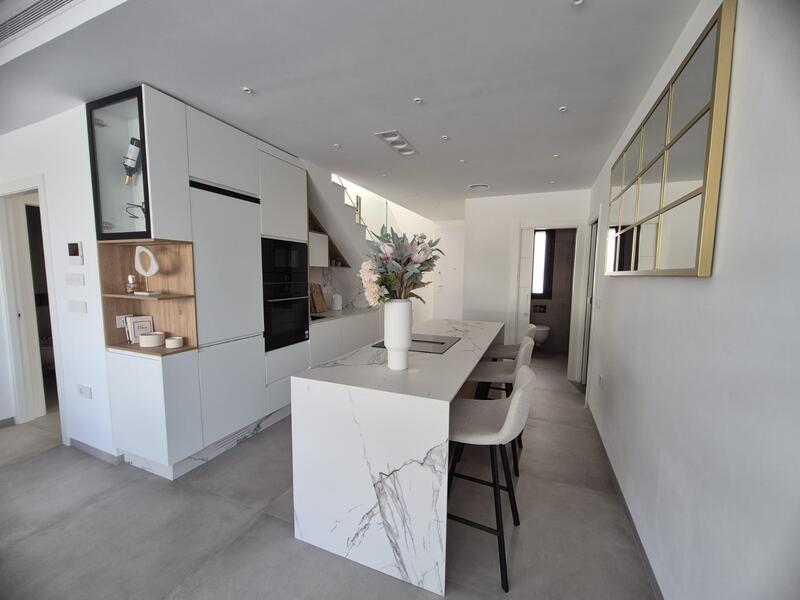 3 bedroom Apartment for sale