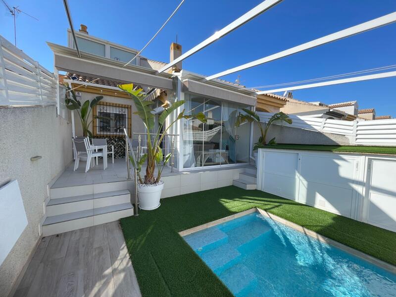 3 bedroom Townhouse for sale