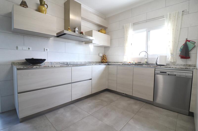 3 bedroom Country House for sale 3 bedroom Country House for sale