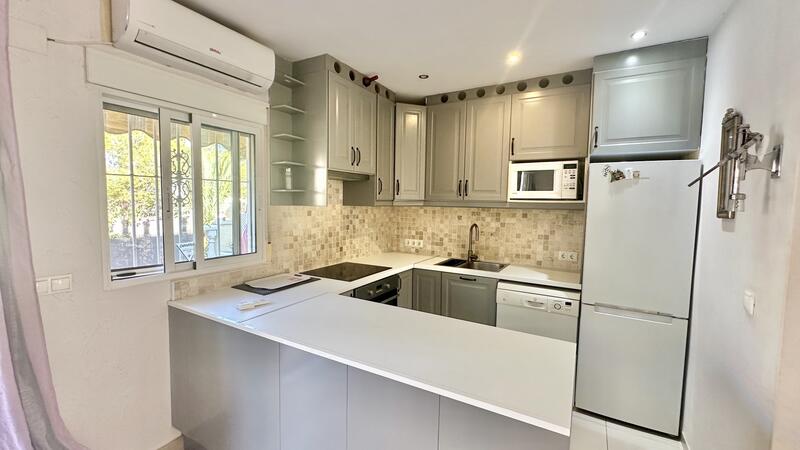 2 bedroom Townhouse for sale