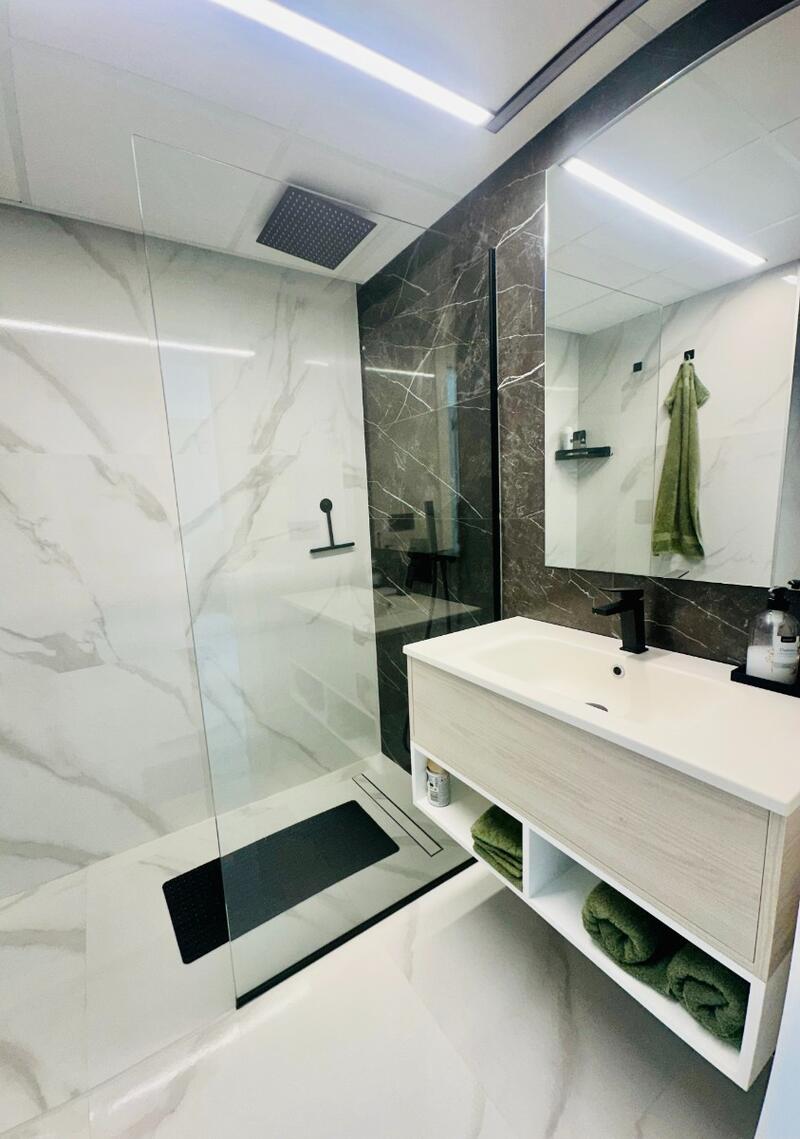 2 bedroom Apartment for sale 2 bedroom Apartment for sale