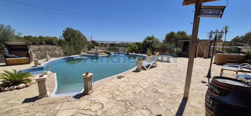 8 soverom Villa til salgs 8 soverom Villa til salgs