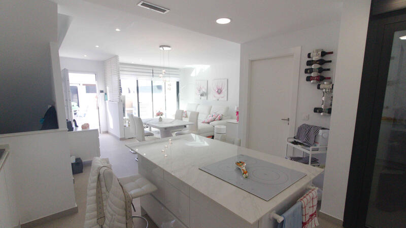 3 спальная комната вилла продается 3 спальная комната вилла продается