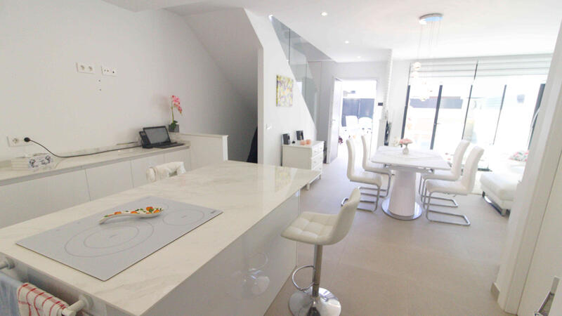 3 спальная комната вилла продается 3 спальная комната вилла продается