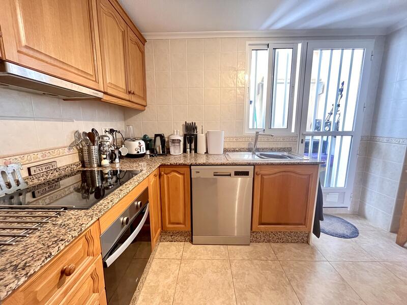 2 bedroom Townhouse for sale