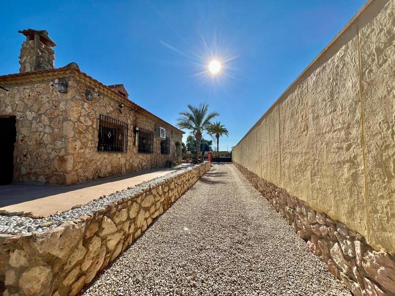 3 bedroom Country House for sale 3 bedroom Country House for sale