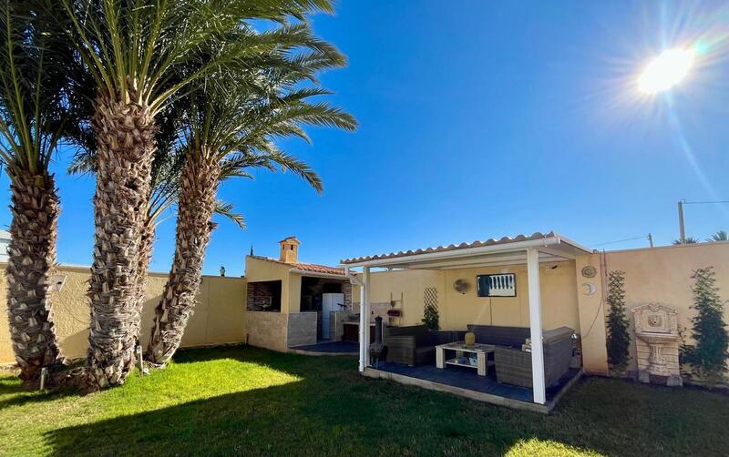 3 bedroom Country House for sale 3 bedroom Country House for sale