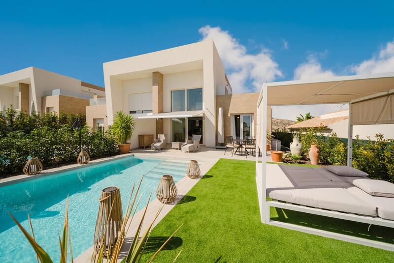 Villa en venta en Algorfa, Alicante