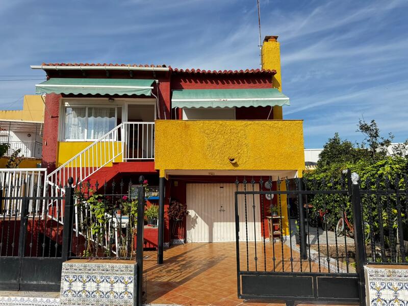 Villa à vendre dans Punta Prima, Alicante Villa à vendre dans Punta Prima, Alicante