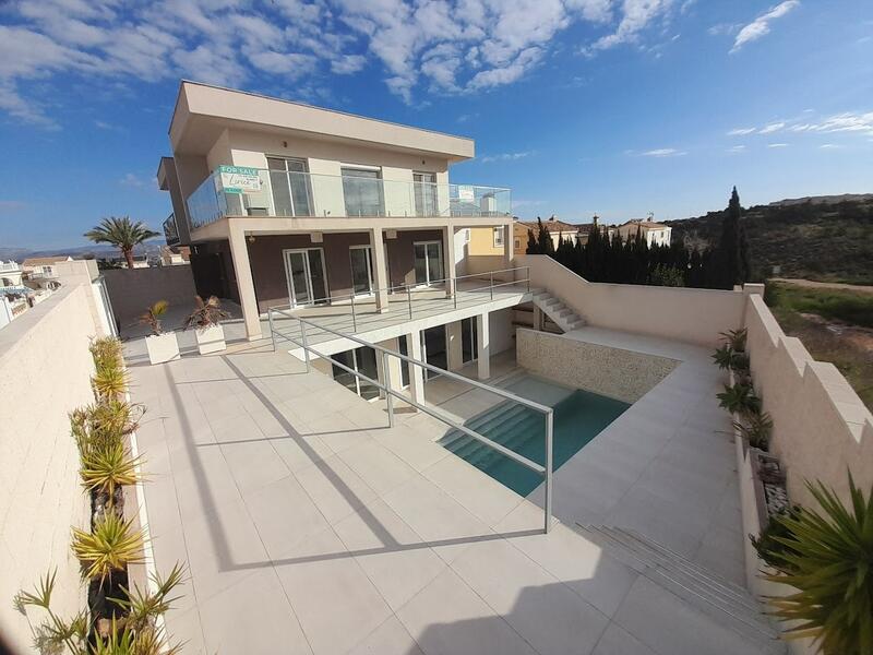 Villa zu verkaufen in Gran Alacant, Alicante Villa zu verkaufen in Gran Alacant, Alicante