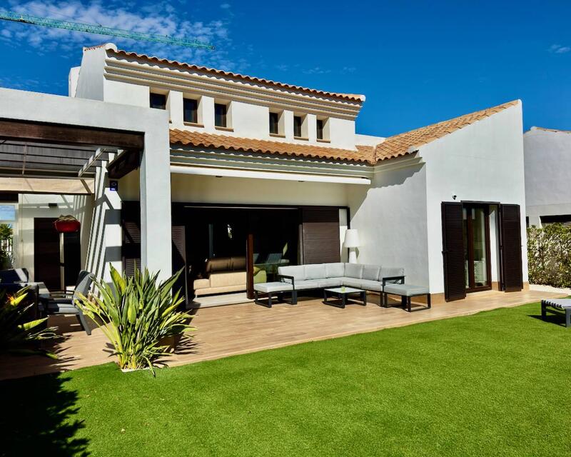 Villa till salu i La Finca Golf Course, Alicante