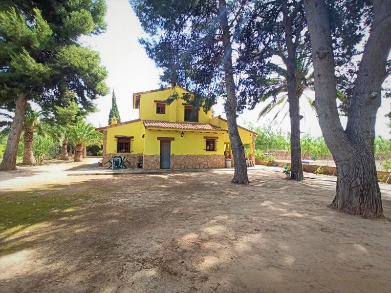 Herregård til salgs i Novelda, Alicante