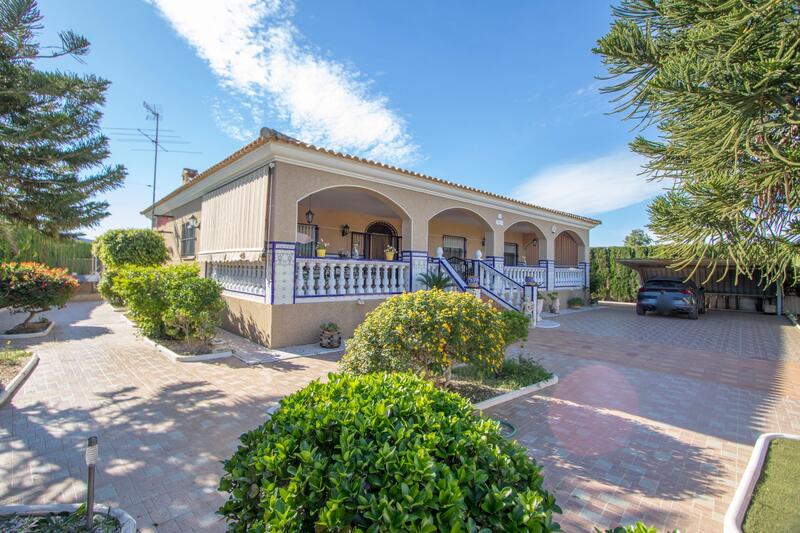 Herregård til salgs i Albatera, Alicante