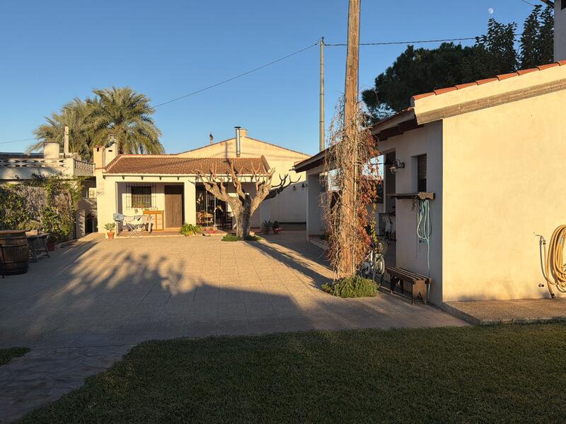 Villa til salgs i Dolores, Alicante