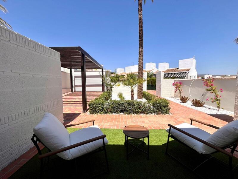 2 bedroom Townhouse for sale